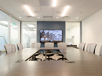 A image of an empty boardroom